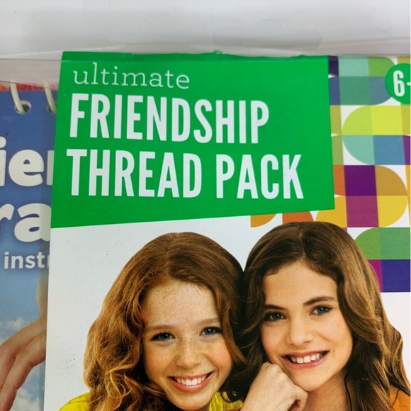 Friendship Bracelet Craft Kit with 50 Skeins of Thread + Instruction Booklet NEW - Picture 4 of 5